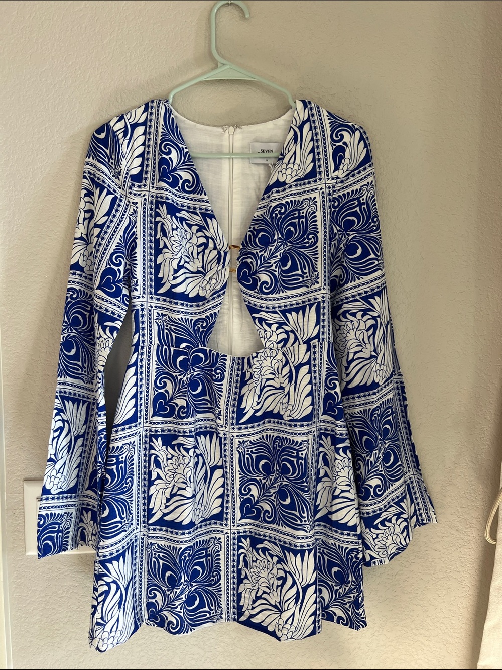 Seven Wonders - Elka Sleeved mini dress
